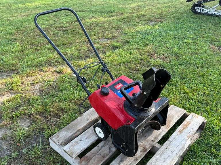 Toro Power Light, 16” Snow Thrower, Runs Per Seller