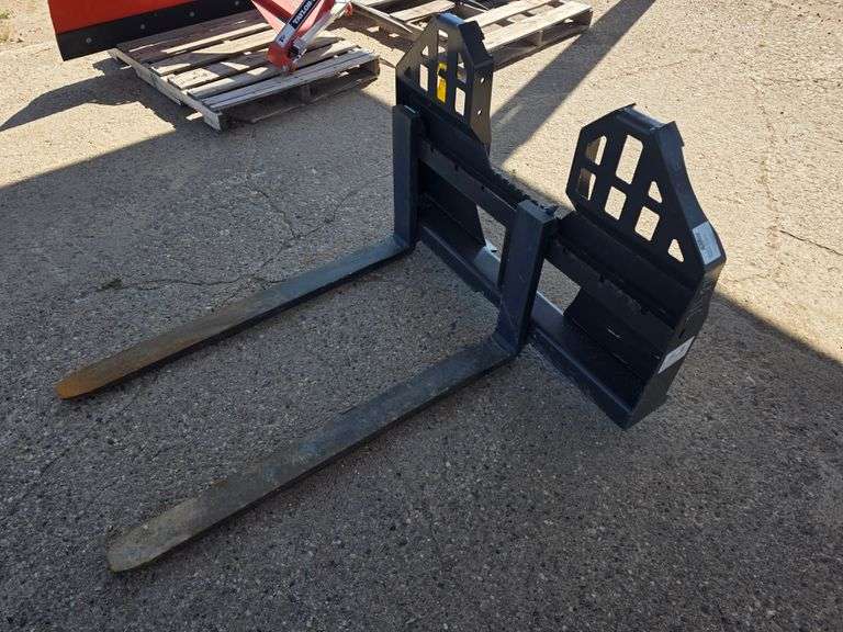 CID X-Treme Attachments Walk Through Pallet Forks, 4,000lb, 48”, SN: 315879, NEW