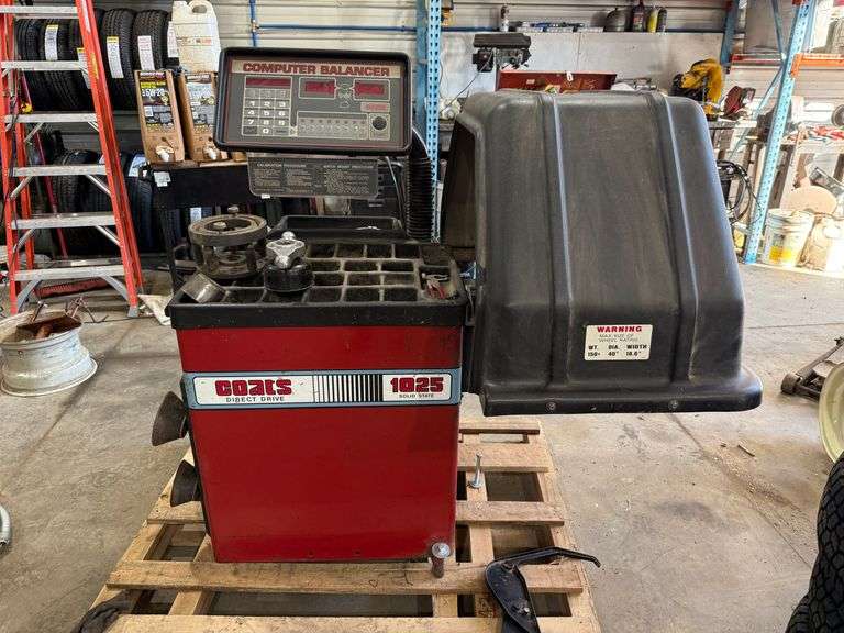 Coats Model 1025 Direct Drive Tire Balancer, 220V, 3 Phase