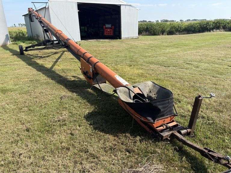 Batco 1365 Belt Conveyor, 540 PTO, 1 New Tire, SN- 11519