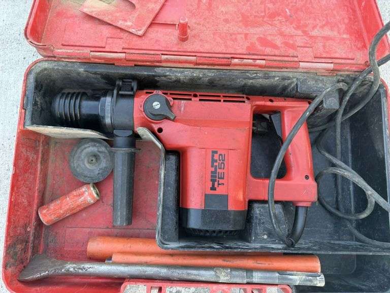 Hilti TE52 Hammer Drill, with (2) Drill Bits, Jackhammer Bit, in Steeltex Case