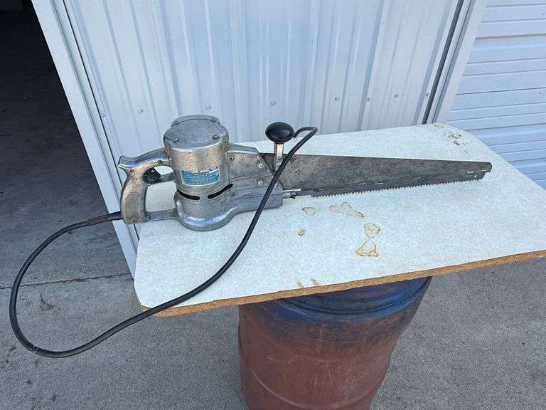 Electric Wellsaw Model 404 Meat Cutting Saw. This Item is Located in South Dakota, Therefore South D