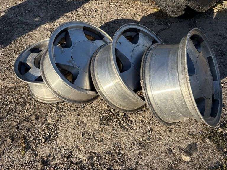 (4) Chevy 6 Bolt Alloy Rims, 7x16”