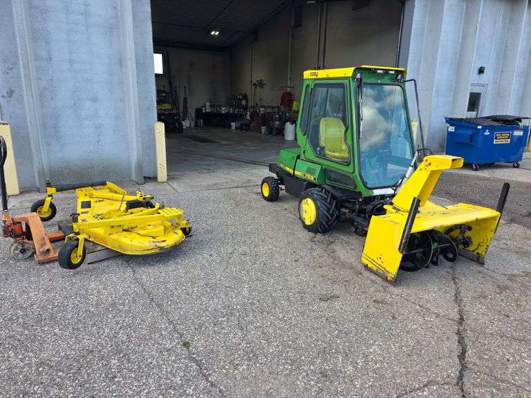 John Deere F935 Front Mount Lawn Mower with 72” PTO Driven Mower Deck and 48” Snowblower, 2,568 Hour
