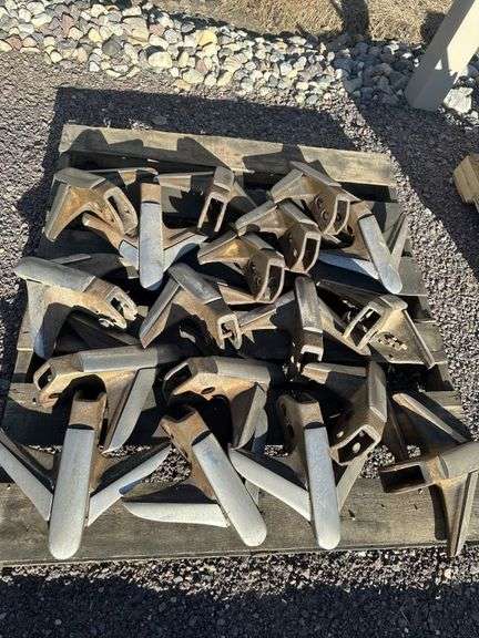 (18) Used 360 Bullet Ripper Points, off a Case 875 Ripper, Approx 25 ...