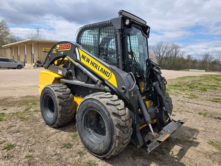 2017 New Holland L228 SSL Skid Loader, 2 Speed, Deluxe Cab, High Flow ...