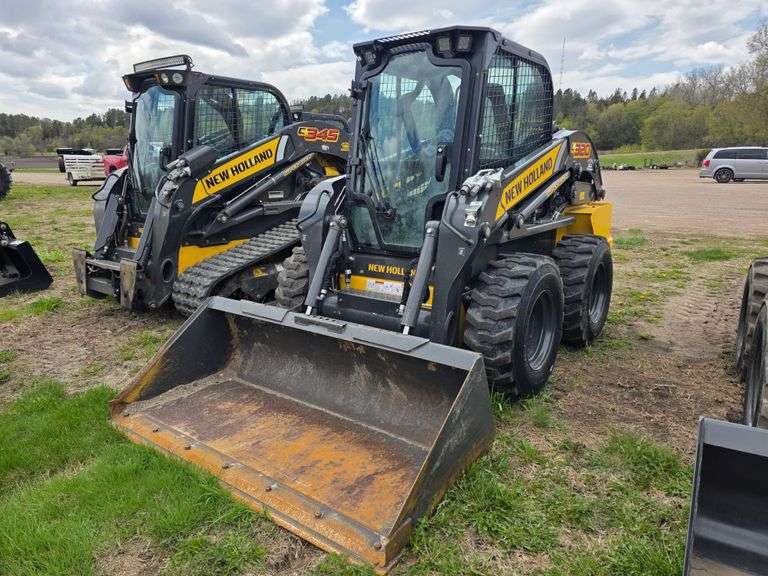 2022 New Holland L320 SSL Skid Loader, Cab with AC and Heat, Radio ...