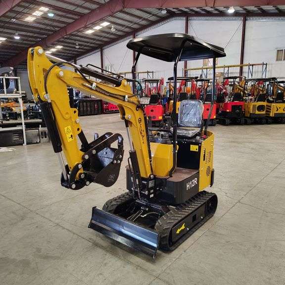 2025 AGT H12R Mini-Excavator with Dozer Blade (New/Unused)