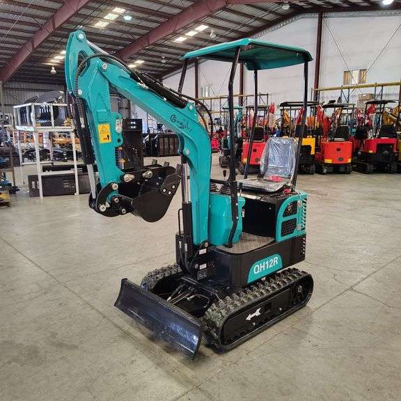 2025 AGT QH12R Mini-Excavator with Dozer Blade (New/Unused)