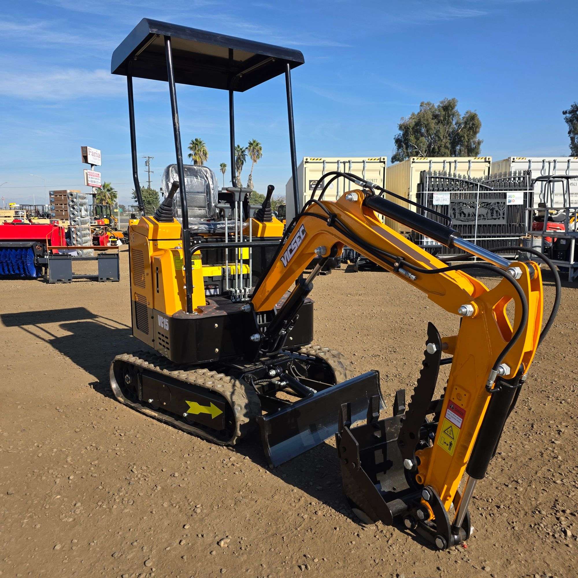 2025 Vicsec VC15 Mini-Excavator with dozer blade (New/Unused
