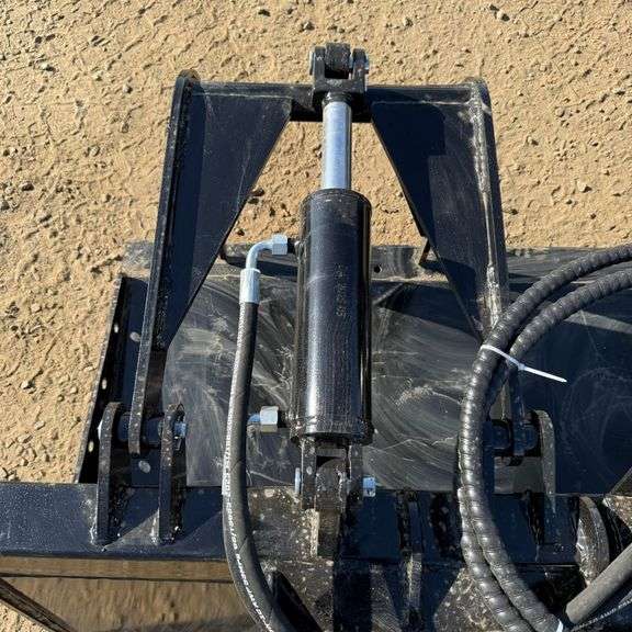 Skid-Steer 72in Hydraulic Grapple Bucket (New/Unused)