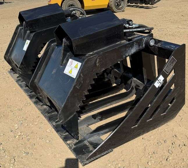 Skid-Steer 72in Hydraulic Skeleton Grapple Bucket (New/Unused)