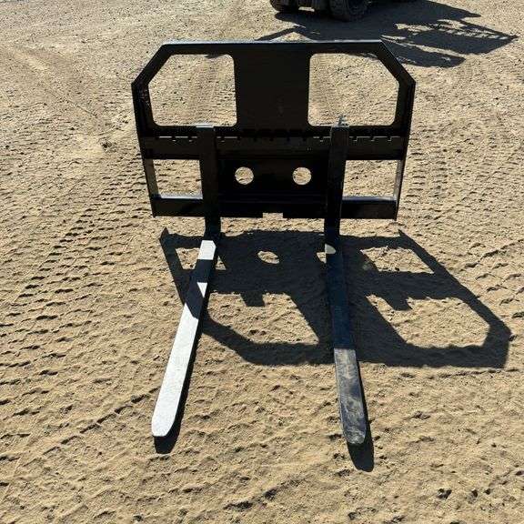 Mini Skid-Steer Forks to fit Toro Dingo (New/Unused)