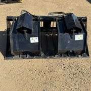 Skid-Steer 72in Hydraulic Skeleton Grapple Bucket (New/Unused)