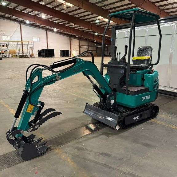 2025 AGT QK16R Mini-Excavator with Dozer Blade & Hydraulic Thumb & Pilot Controls (New/Unused)