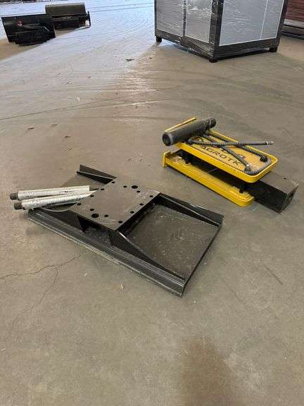 2025 Skid Steer 680 Hydraulic Breaker w/ 3 Bits (New/unused) Hammer holes don't line up w/ plate holes