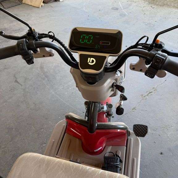 600W 3-Person Electric Cart (New/Unused)