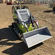2025 Starvox SV-480 23HP Mini Skid Steer Loader (New/Unused) (Est. Retail Value $16,200). Includes Bucket and accepts multiple attachments