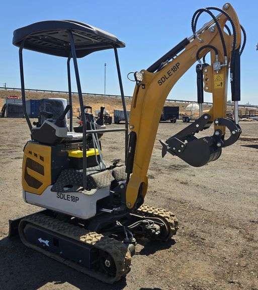 2025 SDLE18P Mini Excavator with Dozer Blade & Hydraulic Thumb (New/Unused)