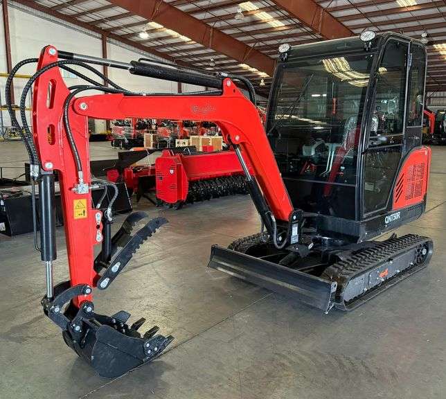2025 AGT QNT50R 2.5-Ton Excavator, Pilot Controls, Swing Boom, & Hydraulic Thumb (New/Unused)