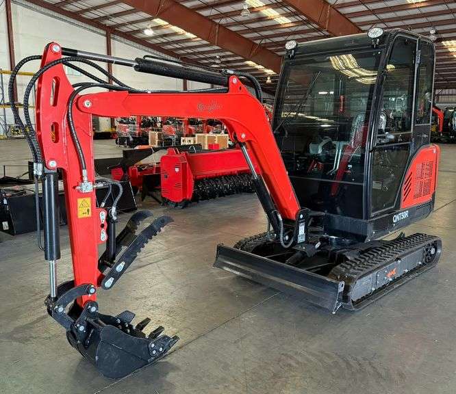 2025 AGT QNT50R 2.5-Ton Excavator, Pilot Controls, Swing Boom, & Hydraulic Thumb (New/Unused)