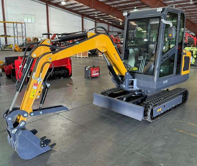 2025 AGT MY50R 2.5Ton Excavator, Pilot Controls, Swing Boom, & Hydraulic Thumb (New/Unused)