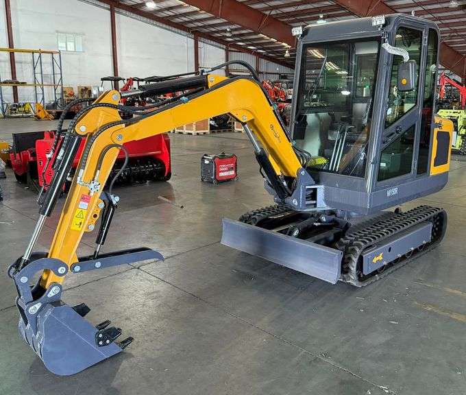 2025 AGT MY50R 2.5Ton Excavator, Pilot Controls, Swing Boom, & Hydraulic Thumb (New/Unused)