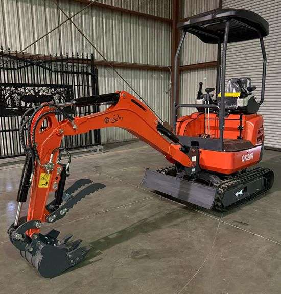 2025 AGT QK20R 1-Ton Mini-Excavator W/Dozer Blade (New/Unused)