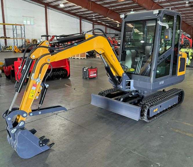 2025 AGT MY50R 2.5Ton Excavator, Pilot Controls, Swing Boom, & Hydraulic Thumb (New/Unused)