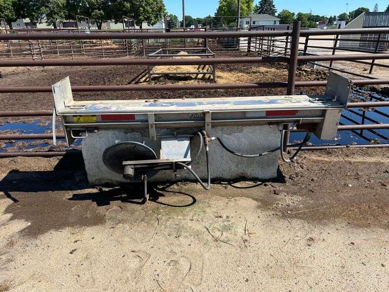 Flink 8" Truck Tailgate Speader