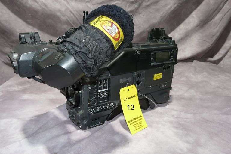 Sony DXC-D30WS Camera with Viewfinder and DSR-1 DVCam VCR