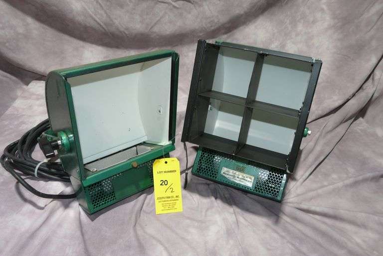 Lot (2) Bardwell & McAllister 750W Softlights with (1) Eggcrate