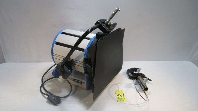 Projecteur ARRI Studio 2K 10 Fresnel - Occasion, Fonctionnel
