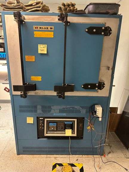 Blue-M IGF-7780G-4 Ulta Temp Inert Gas High Temperature Oven s/n IGF-214, 1,100 Degree F/593 Degree 