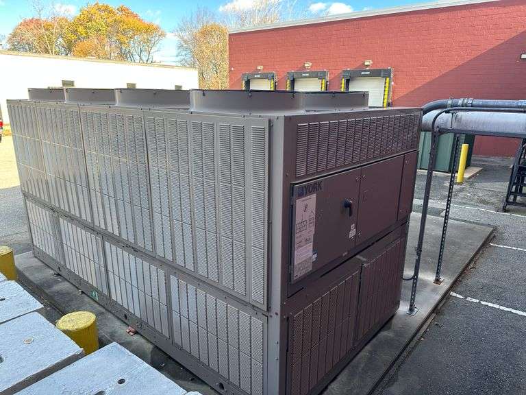 2013 York YLAA0155SE46XCASDTXA Water Chiller