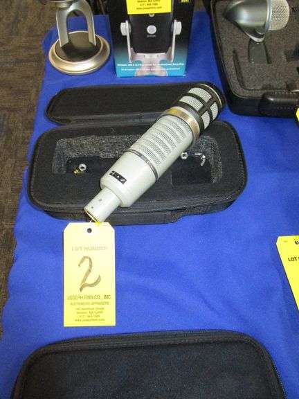Electro Voice RE20 Mic w/ Case