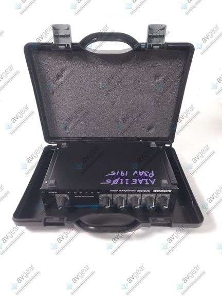 Shure SCM268 4-Channle Microphone Mixer in Hard Carry Case
