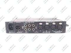 Shure SCM268 4-Channle Microphone Mixer in Hard Carry Case