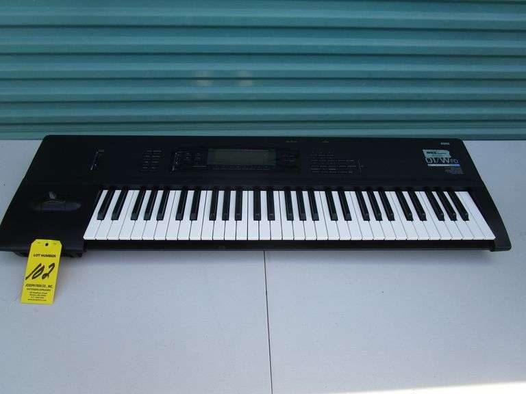 Korg 01/WFD Music Work Station w/ Hard Case