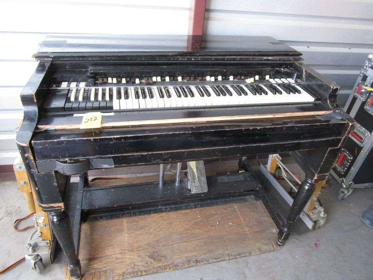 Hammon B3 Organ (Needs Repair)