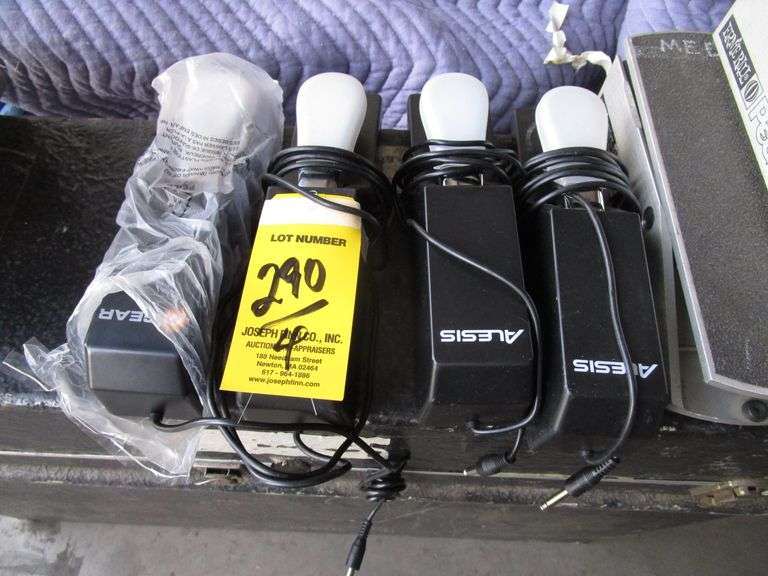 LOT Asst. Piano Foot Pedals. (3) Alesis, (1) M Gear