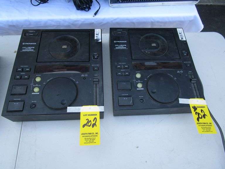 LOT (2) Pioneer DCJ-500 II Limited Compact Disc Players