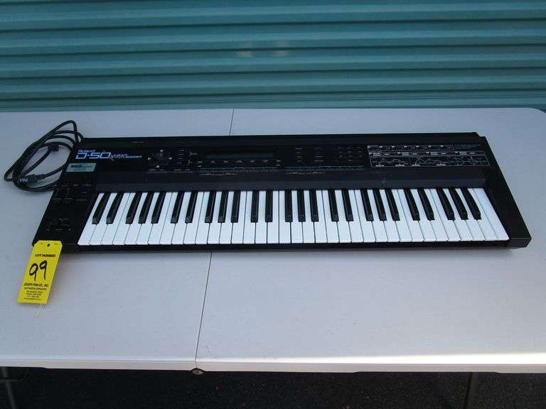 Roland D-50 Linear Synthesizer w/ Hard Case