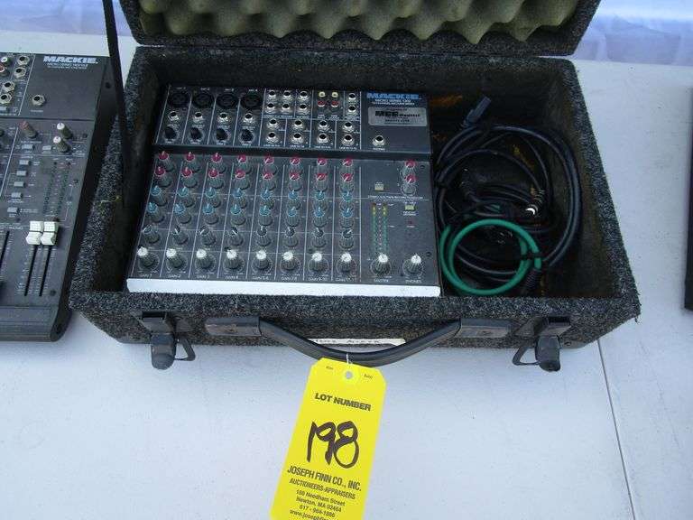 Mackie Micro Series 1202 Mixer, w/ Hard Case