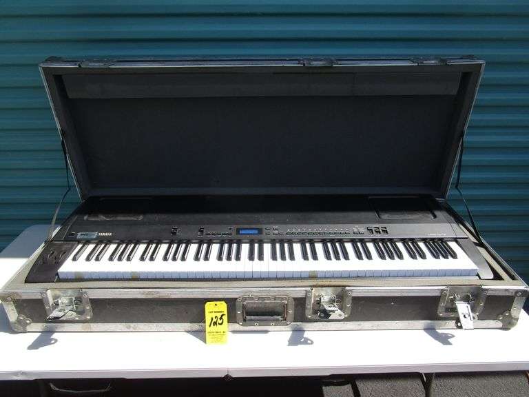 Yamaha P-200 Electric Piano w/ Hard Case