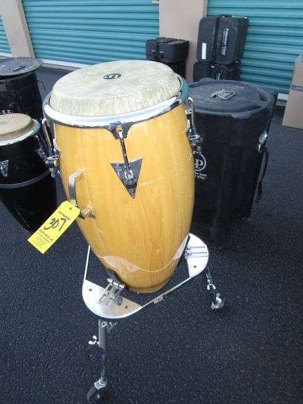 LP Classic Conga Drum w/ Stand and Case (Natural Wood)