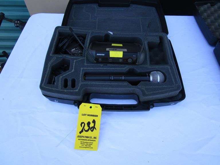 Shure PGX4  Wireless Mic Receiver w/ Shure PGX2 Wireless Mic (Freq. 524 - 542) and Case