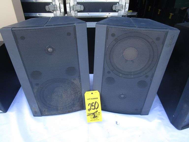 Pair of Yamaha S55 Speakers