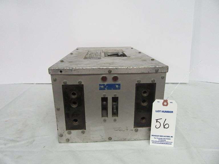 Mole-Richardson  #6061 400 Amp Single Phase CAM-Lok Thru Box (120/240V)