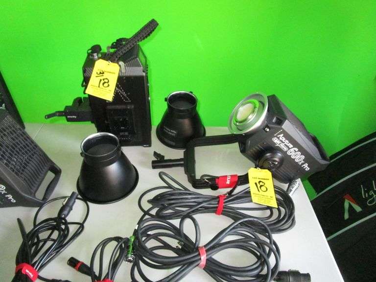Aputure 600X Pro Light Storm Light w/ Ballast, Light Dome II Dome, Accessories, and Case